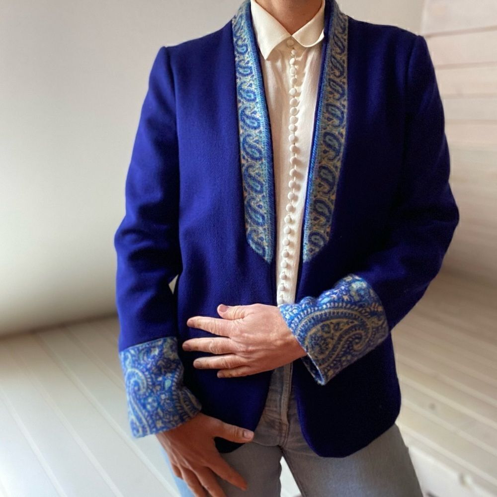 Vintage Open Blazer with Paisley Pattern​ - Picture 10 of 12